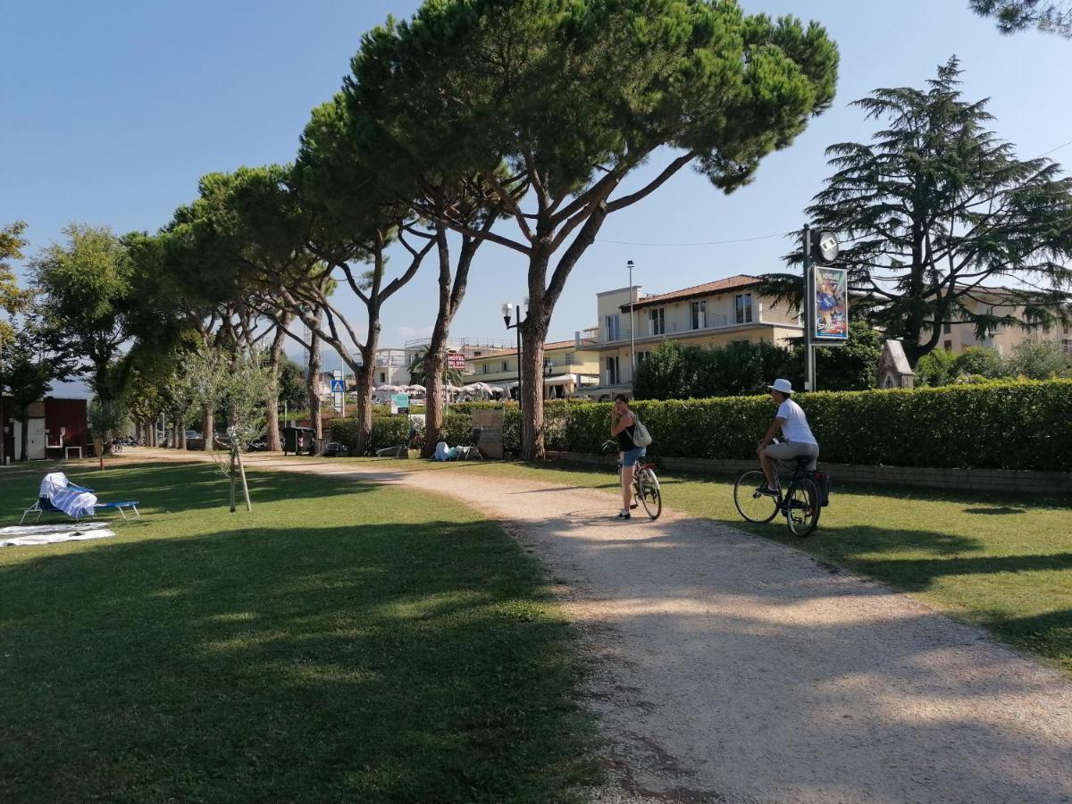 La Casa Di Marzia Apartment Bardolino Bagian luar foto